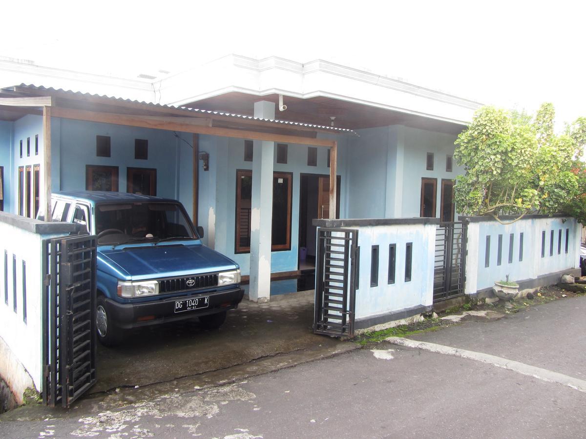 Kurnia Homestay Ternate Exterior photo